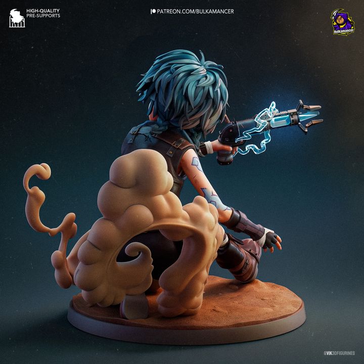 Isha | Fan Sculpted Statue