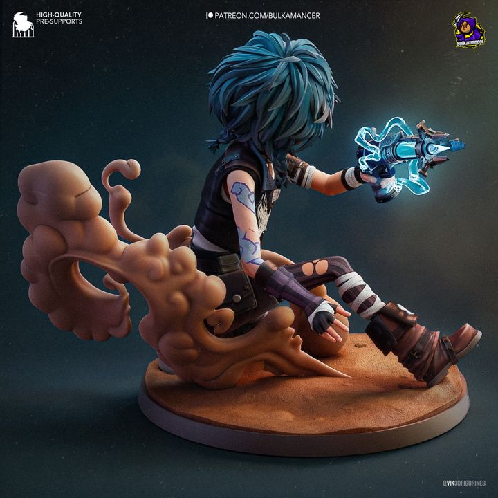 Isha | Fan Sculpted Statue
