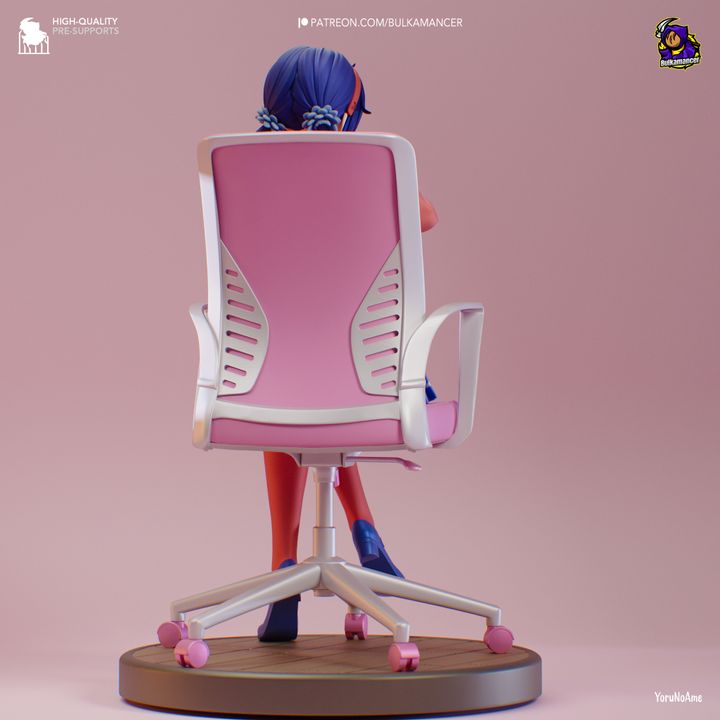 Mita | Fan Sculpted Statue