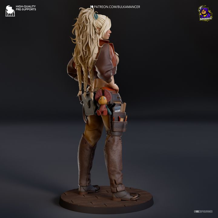 Gemma | Fan Sculpted Statue