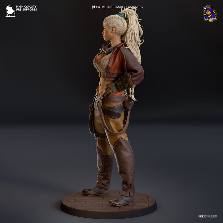 Gemma | Fan Sculpted Statue