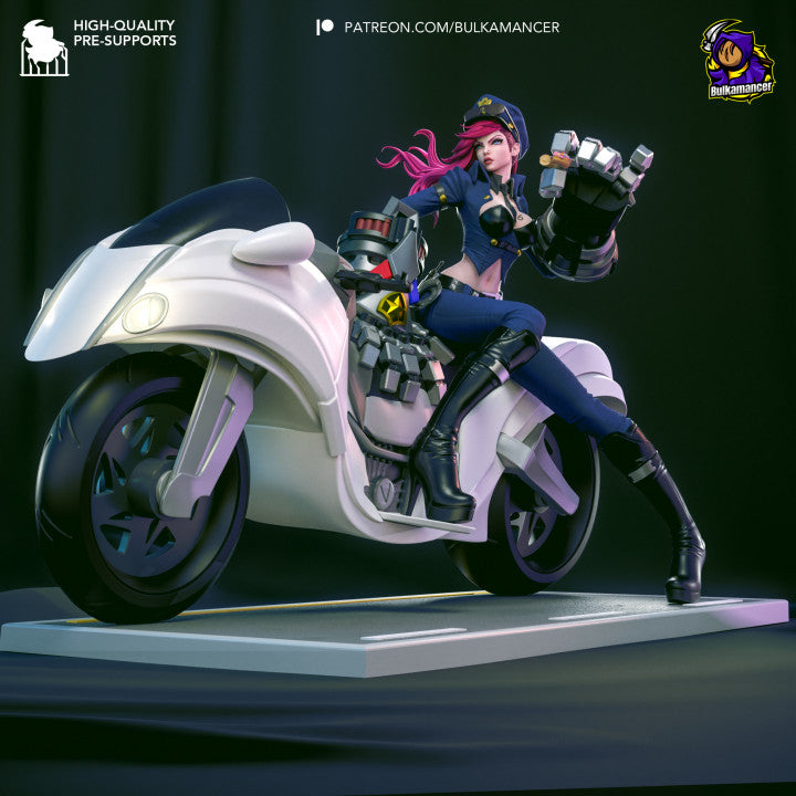 Officer Vi | Fan Sculpted Statue