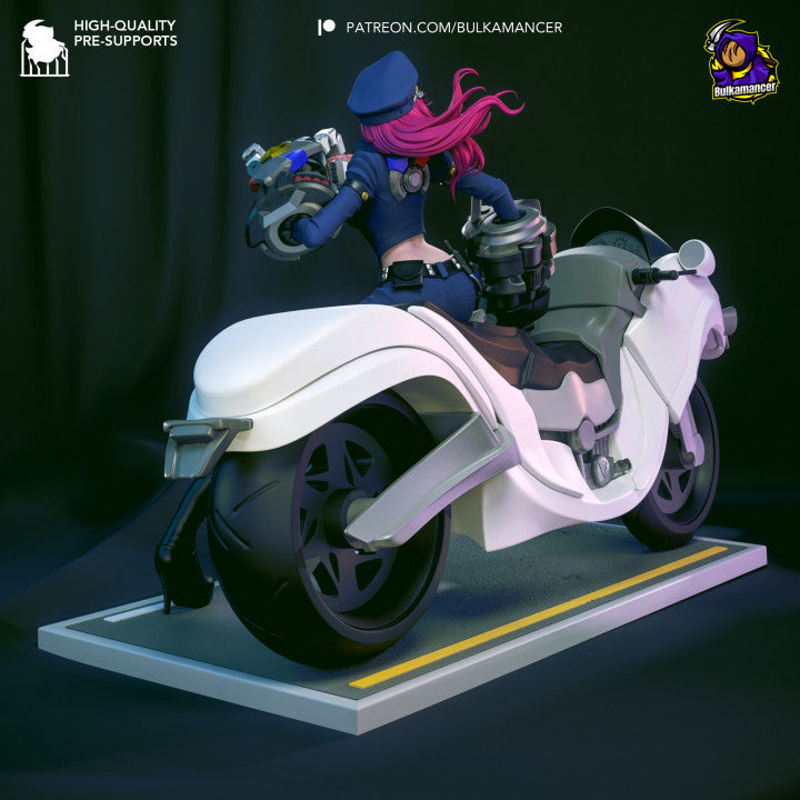 Officer Vi | Fan Sculpted Statue