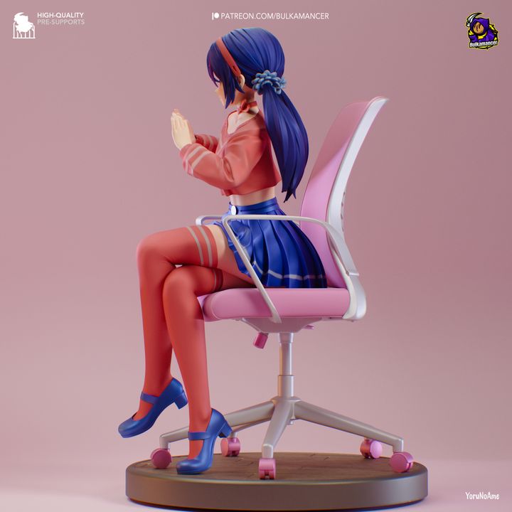 Mita | Fan Sculpted Statue